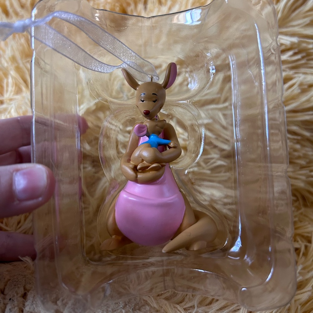 New In Box “Kanga Loves Roo” 2022 Disney Hallmark Keepsake Ornament WTP - Picture 4 of 8
